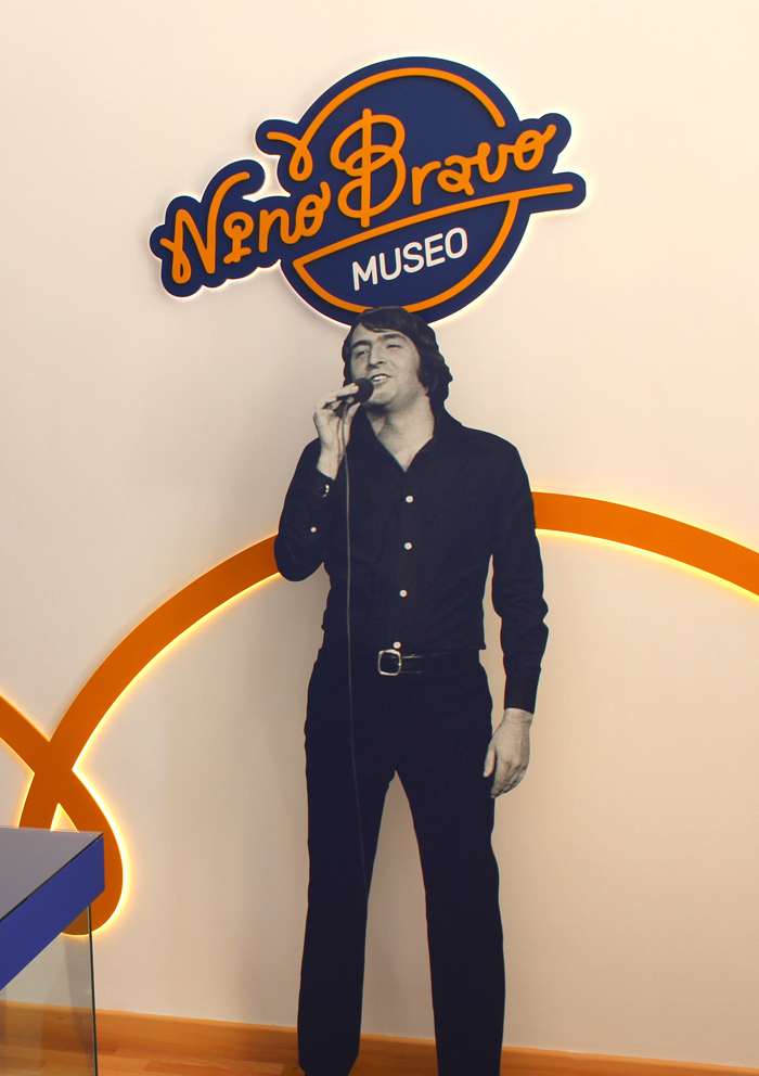 photocall-museo-nino-bravo-aielo-de-malferit
